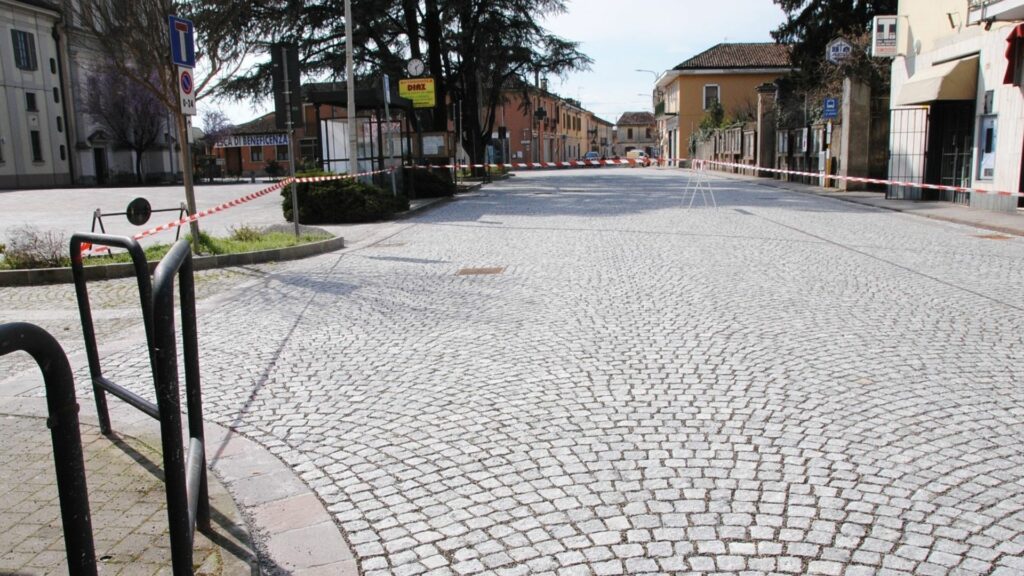 apertura parcheggio piazza brembio