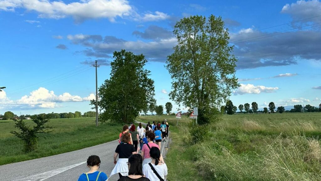 brembio donna  camminate nella natura