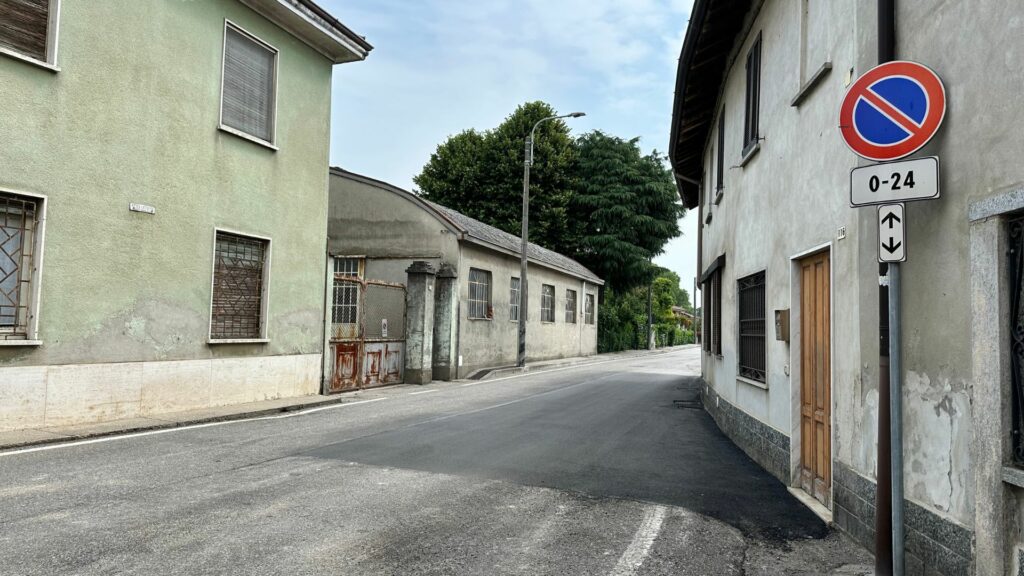 nuova asfaltatura via veneto brembio